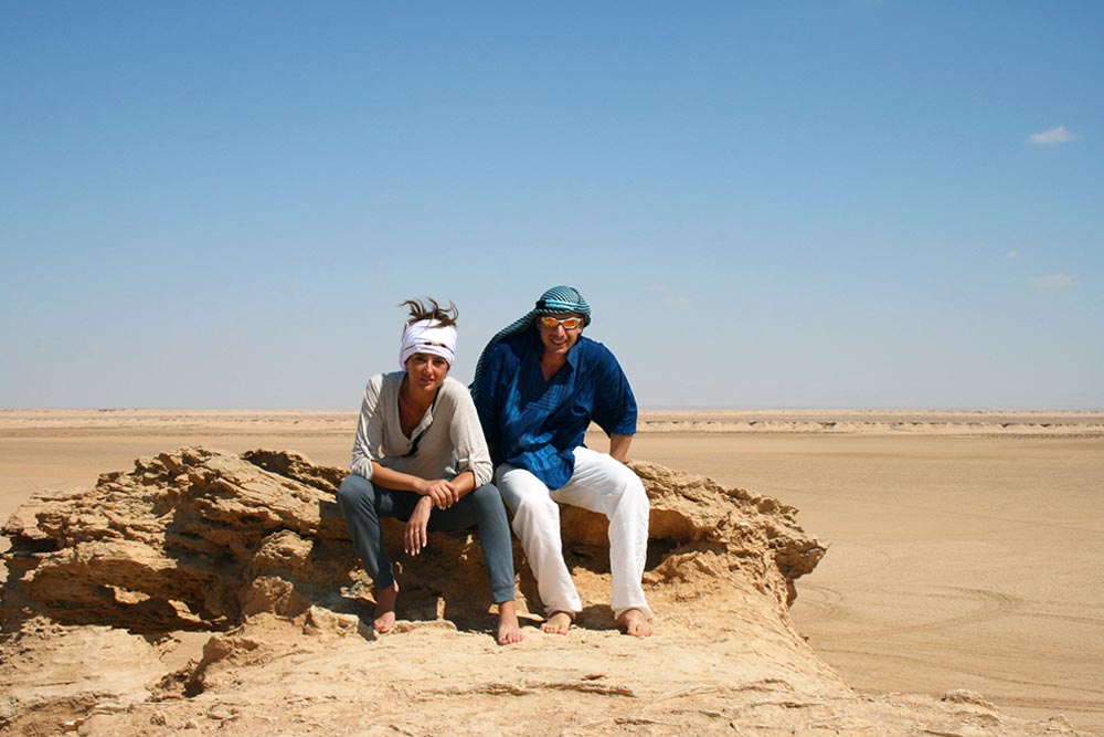 Odmor nakon dugog jahanja devama kroz Saharu 2015